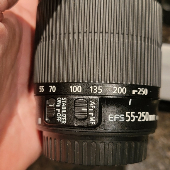 CANON REBEL XTi EFS 55-250 Camera/Lens & CANON Battery Grip - Picture 3 of 14